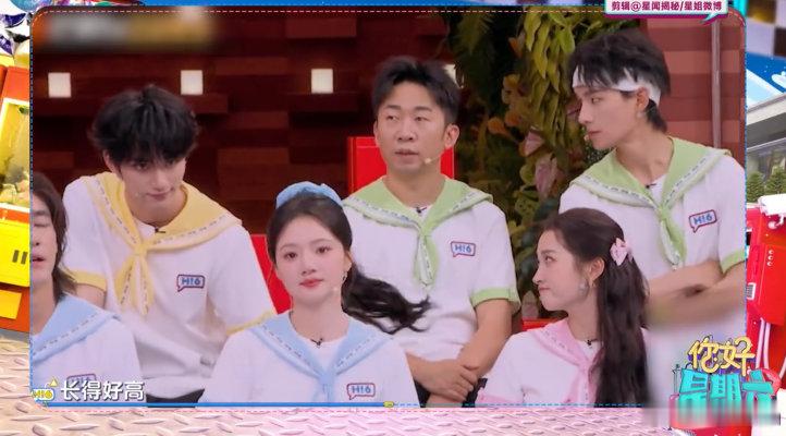 关晓彤认识丁程鑫他16岁 关晓彤说丁程鑫长好高 关晓彤说刚认识时丁程鑫才16，我