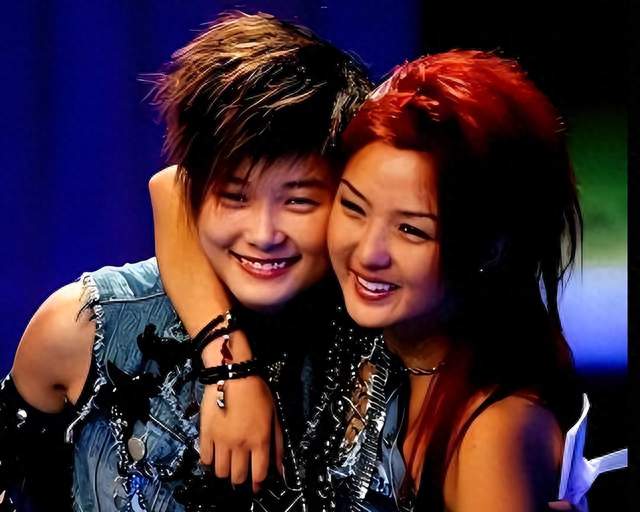 2013年何洁婚礼旧瓜翻红 李宇春第一反应居然是先道歉