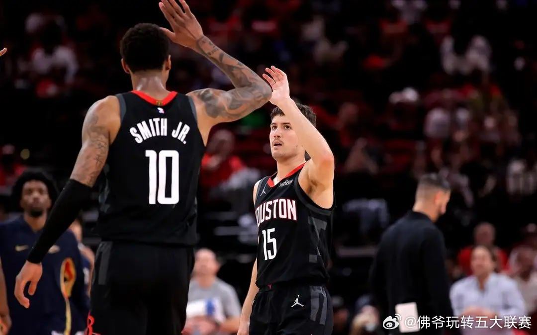 火箭、湖人、掘金和森林狼四支球队彻底战成一团，谁都不知道一觉醒来自己会是西部第三