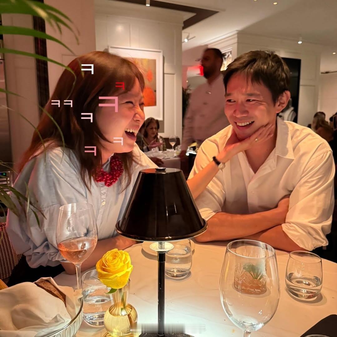 孔孝真晒与老公约会照孔孝真晒与老公合照 孔孝真晒与老公合照 ​​​
