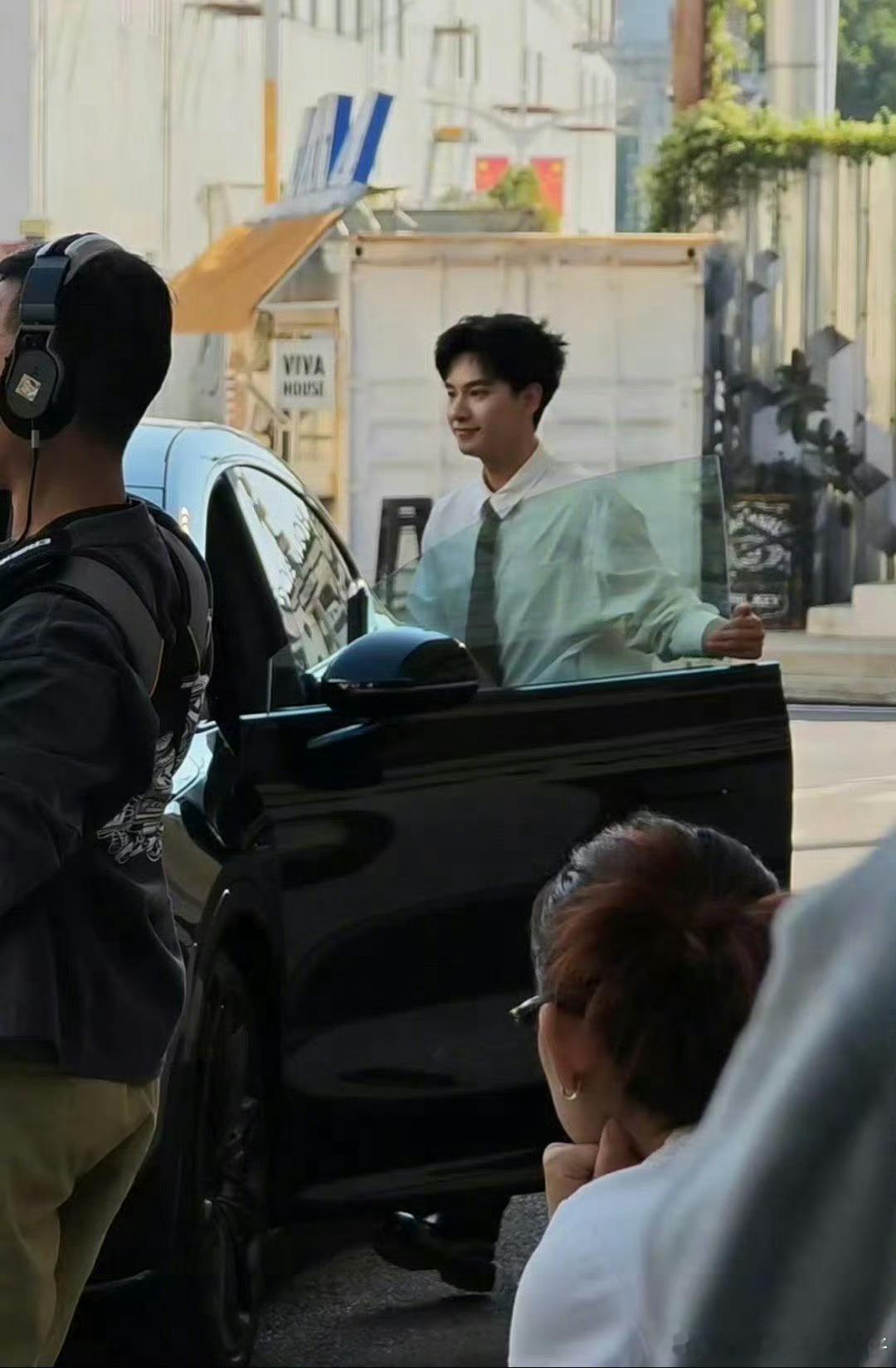 胡先煦赛车帅成啥样了胡先煦赛车帅到犯规！手握方向盘侧颜杀封神，赛照在手真不是摆拍