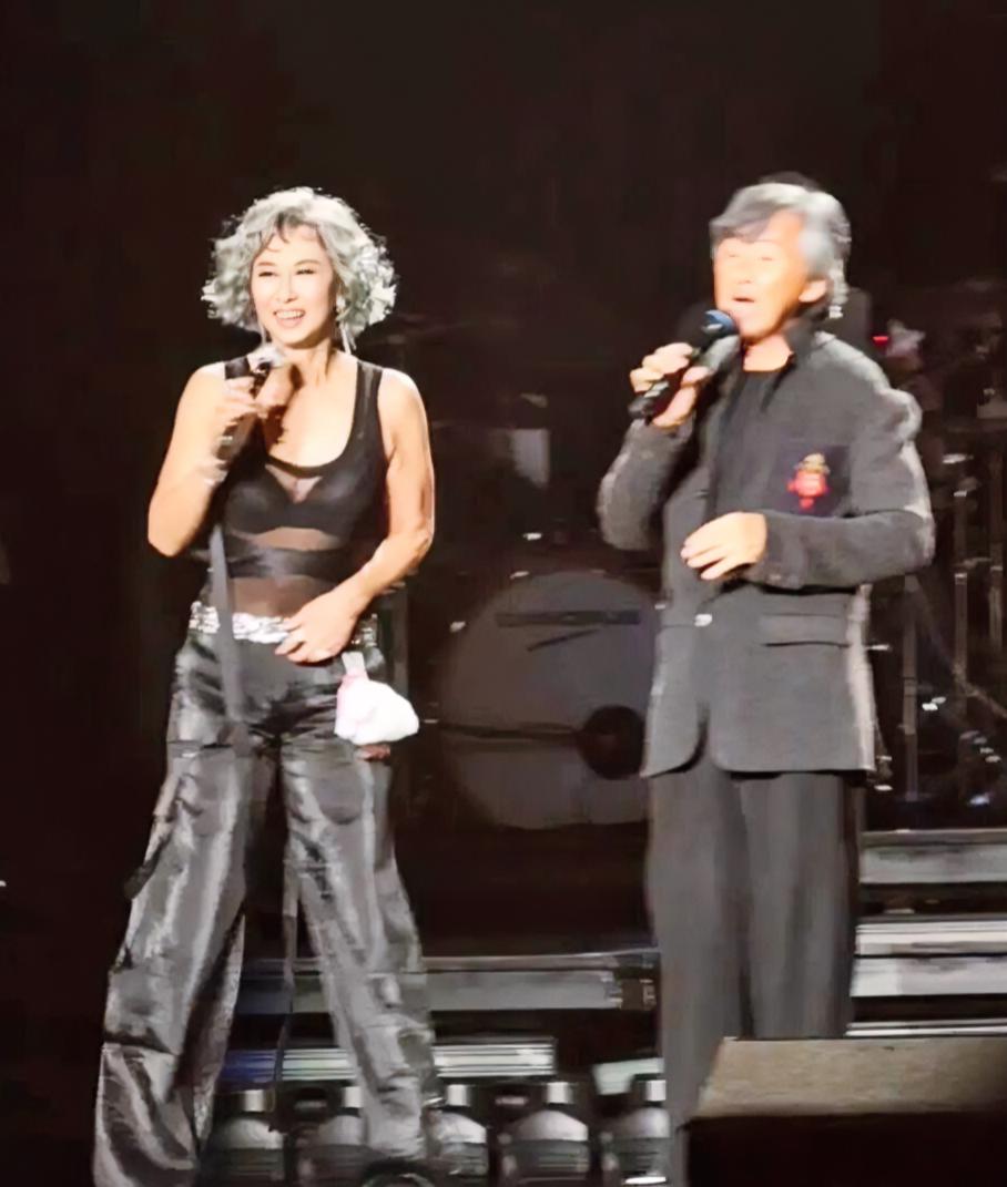 加起来142岁！林子祥叶蒨文武汉演唱会燃爆全场

12月20日，林子祥、叶蒨文武