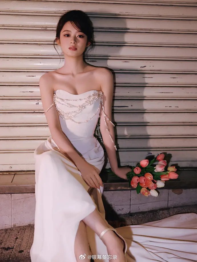 黄杨回归，这是以后都不打算带首饰了吗，，，大家怎么看？ 