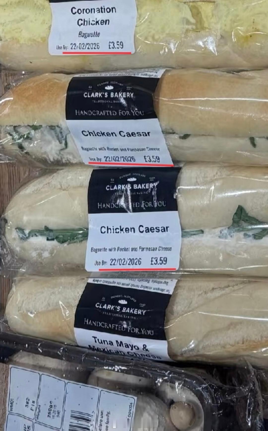 大老远跑英国吃临期食品，还要吹一波英镑的购买力迷惑行为大赏