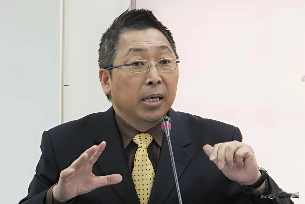 唐湘龙直言警告民进党，郑丽文绝非可随意打压之人
 
台湾名嘴唐湘龙说：郑丽文马上