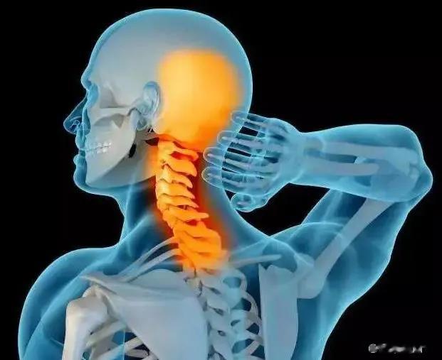 这四个表现一出现，警惕高血压，每天记住4句话，血压控制好四个表现：1、头痛：如果