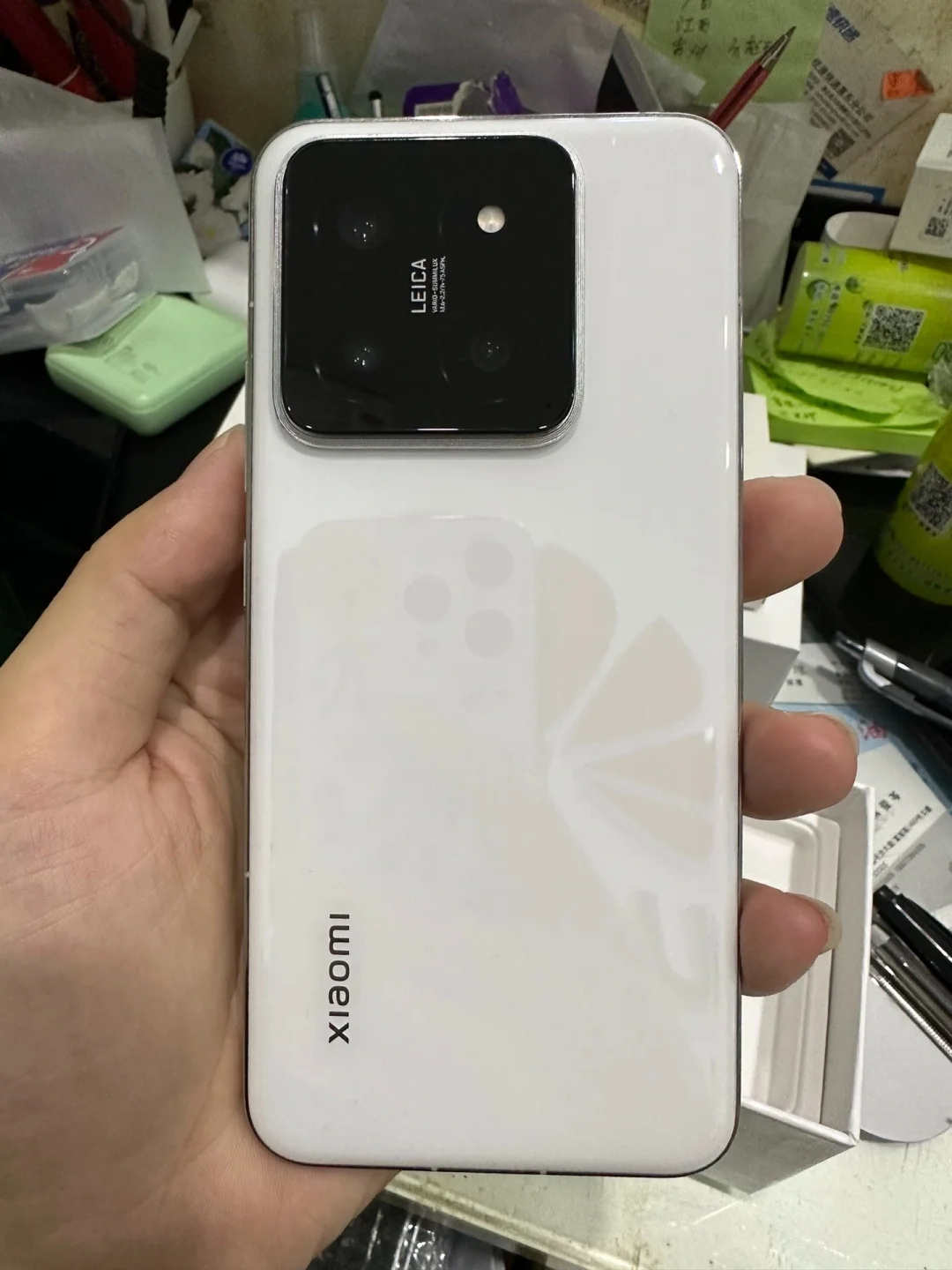 我就说吧，千万不要高兴的太早，小米这下14可真玩完
说白了就是3999愣是一分都...