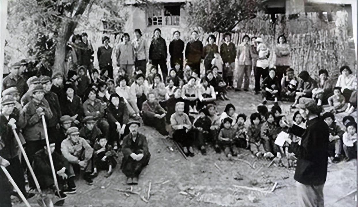 1982年，郑礼喜在福建闽侯建立“农佛合国”，自称“十大天王”，以“抓鬼”为名训