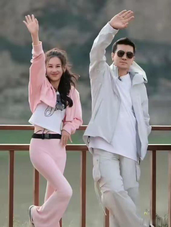 杨子说再见爱人其他嘉宾都在做人设 当李松蔚询问杨子当时是否有一种被围猎的感觉，觉