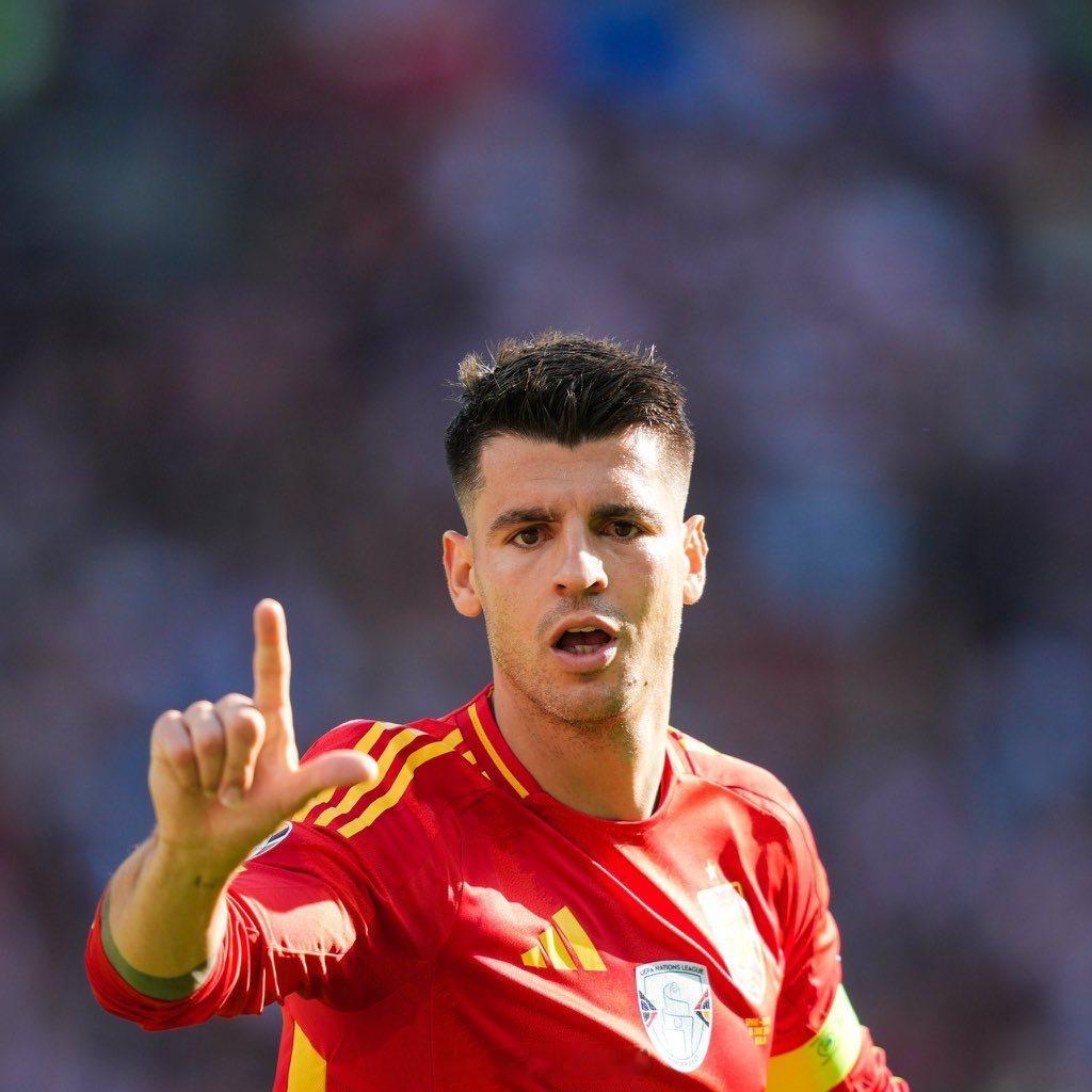 其实促使莫拉塔离开一定不是球队内部的事，就像莫拉塔之前就曾经说:“我要感谢小希尔