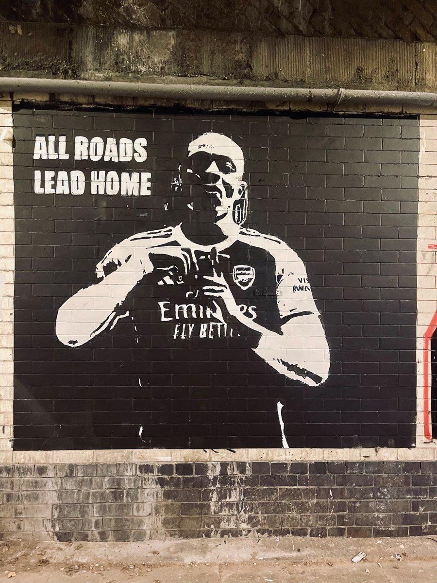 All roads lead home. 🏡埃泽将加盟阿森纳 英超联赛 英超转