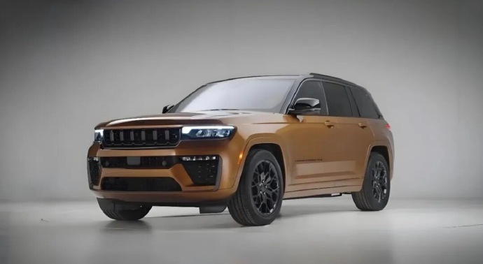 26款吉普大切诺基来了，2.0T+9AT+自动刹车+盲点监测，性能强悍！动力是2