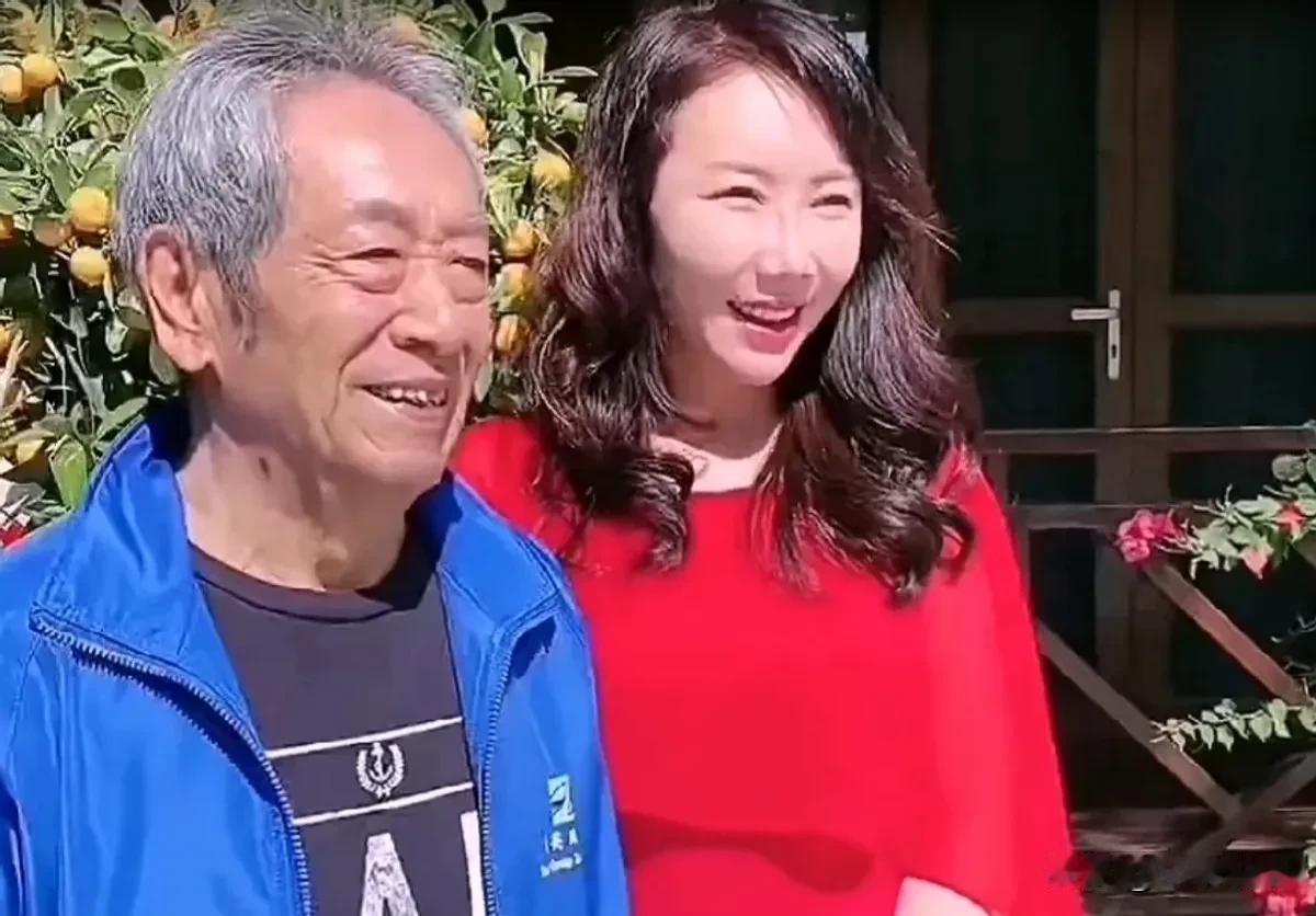 差37岁！全网赌她骗钱跑路，
12年后所有人全被打脸！
 
当年王奎荣直接把北京