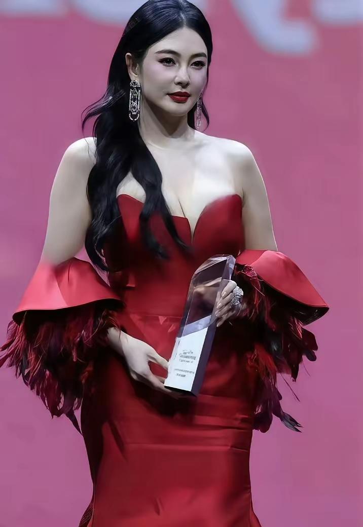 女星身材好的，基本是肤白貌美大长腿，缺一不可