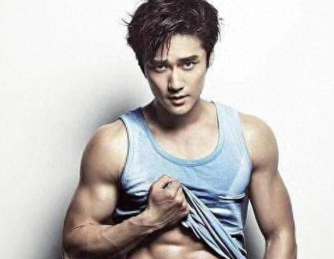 蒋劲夫晒6.8%体脂，淡出娱乐圈后，他过上了自己想要的生活？
