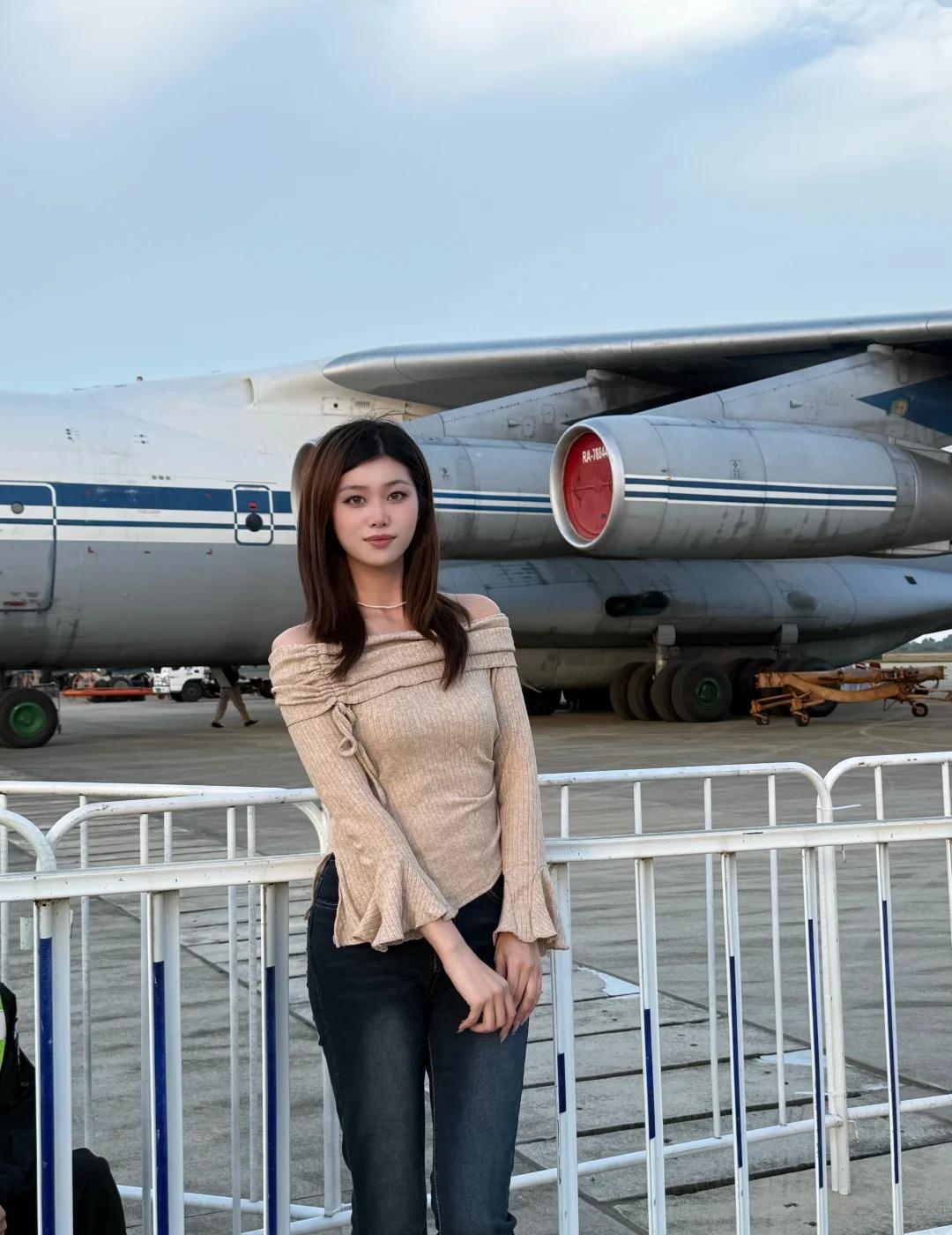 嗓子喊哑也值了！从此多了一个飞行迷✈️
现场看飞行表演的震撼，屏幕里根本体会不到