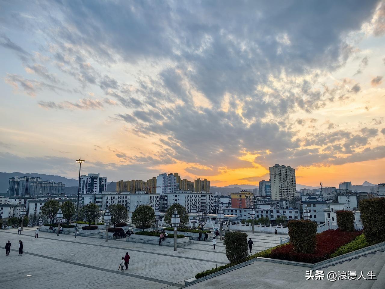 商洛市，因为刷到视频粉条包子而驱使我专门去了一趟商洛。实话实说，去之前商洛给我印