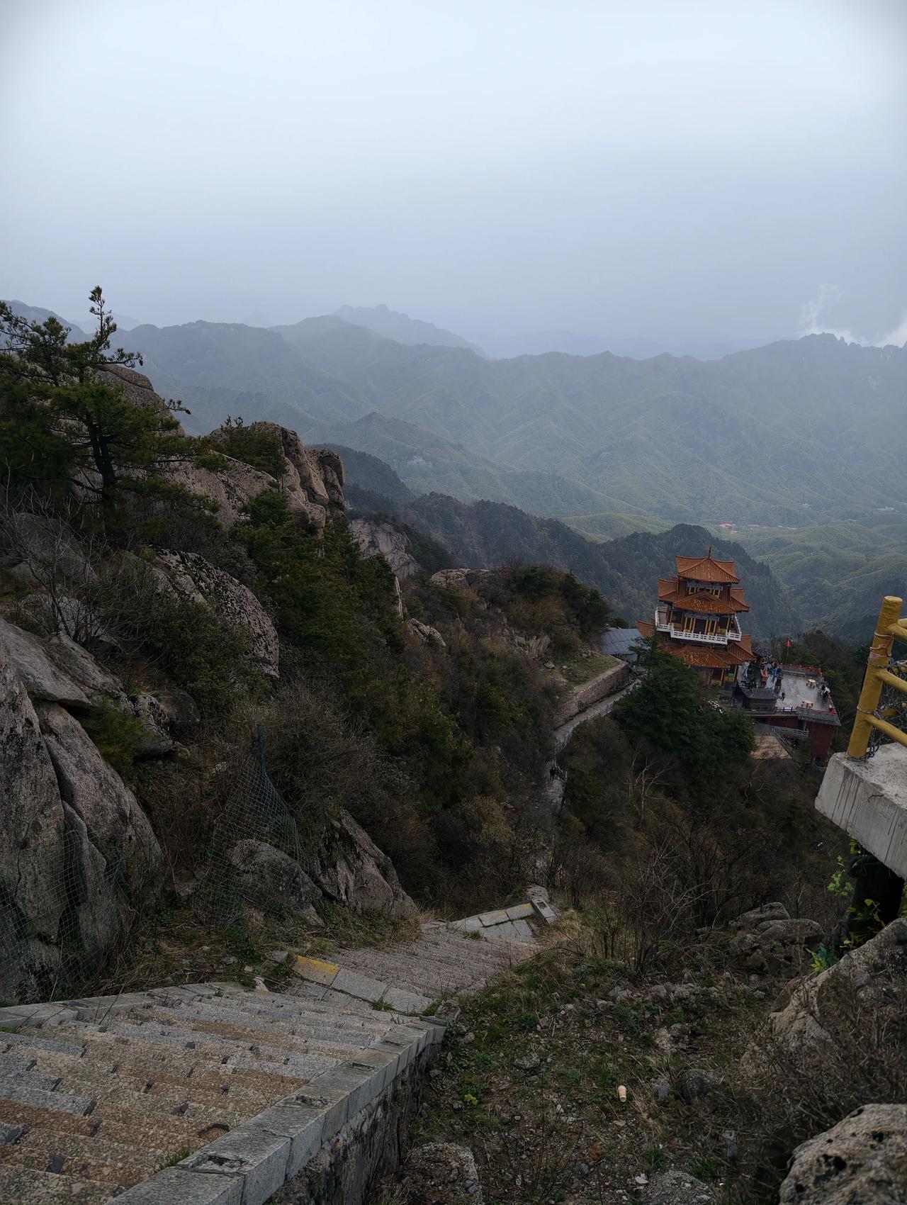 如果当时选择了另一条路，结果肯定比现在好。

可是，以当时的认知水平，是不可能选