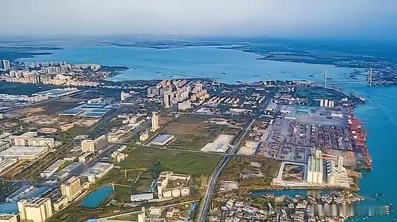 中国海南封关，才是新加坡站队美日一方的真正原因！12月18日，海南岛将全境封关，