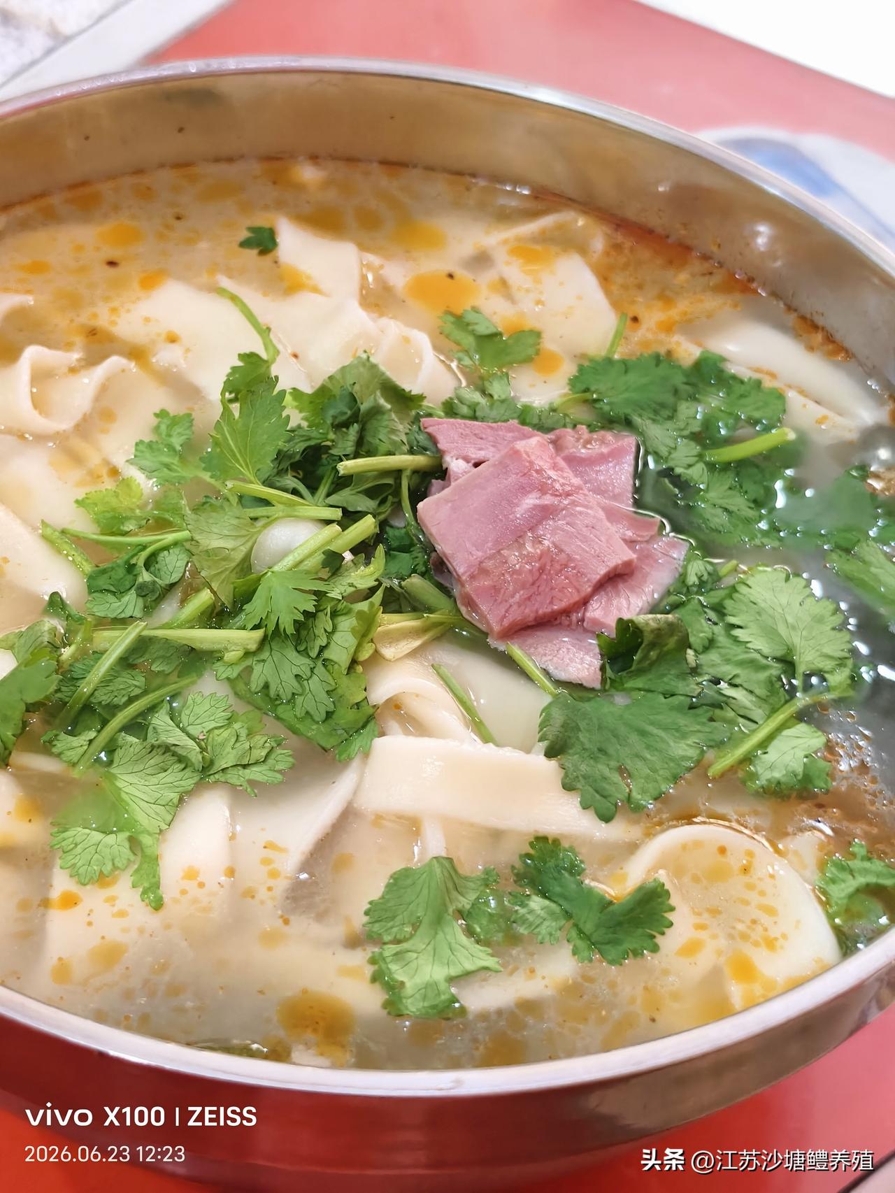 来河南，吃烩面！
体验一下大中原！
