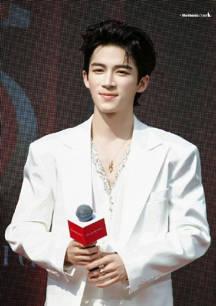 王星越 徐振轩今日份活动饭拍图[送花花]状态很好 ​​​