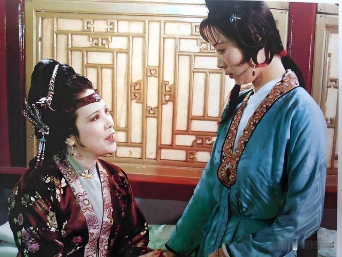 《红楼梦》第四十四回:变生不测风姐泼醋喜出望外平儿理妆（白话）
 

 
贾府正