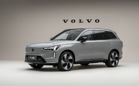 沃尔沃纯电双旗舰开启预售 EX90（53.99-60.99 万）+ ES90（4