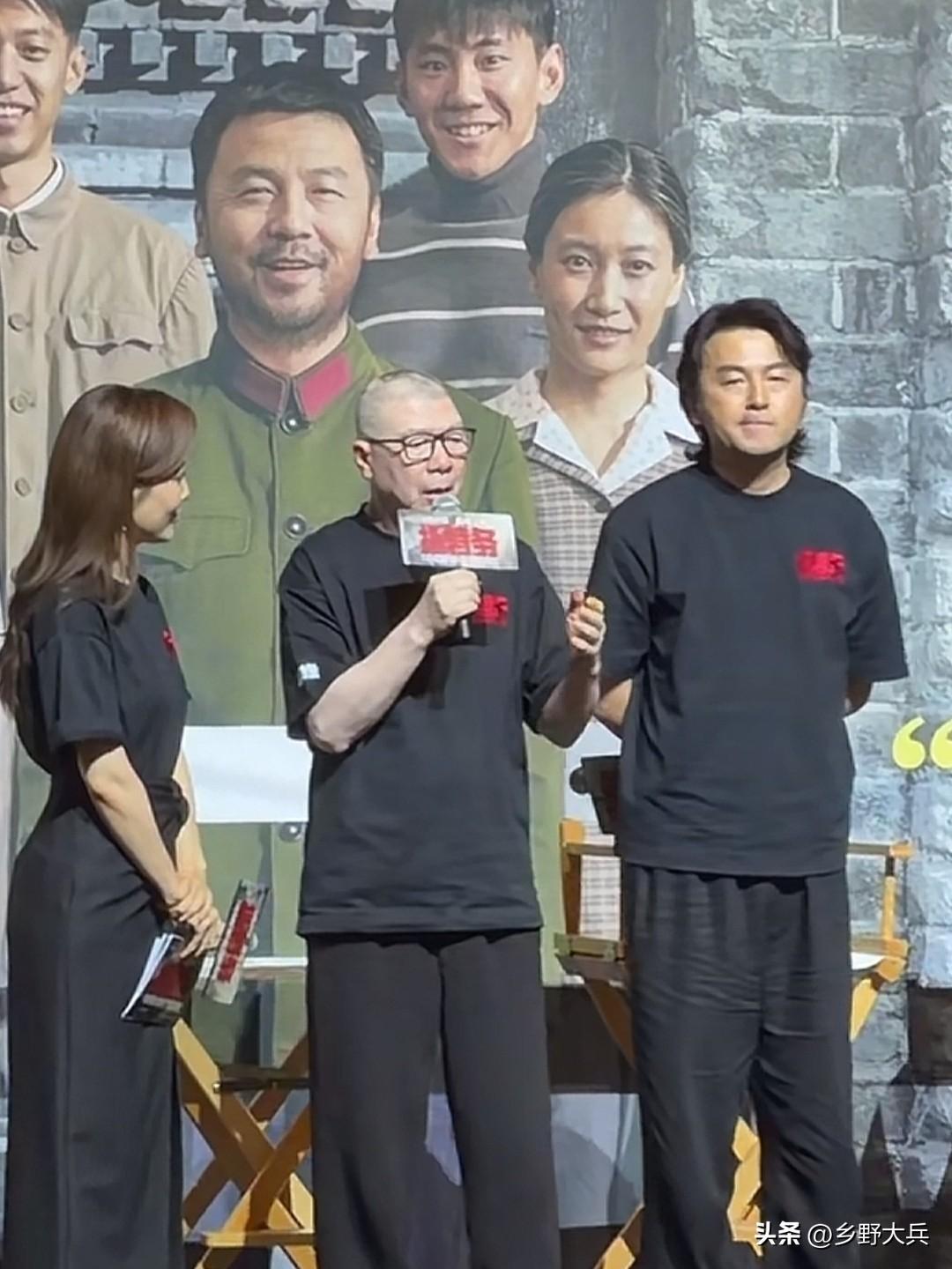 冯小刚电影《抓特务》翻车已成定局！
打着谍战片旗号营销，实际全是家长里短，悬疑戏