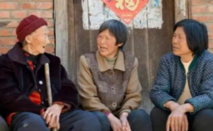 说真的，养老金是给老百姓养老的吗？国务院发展研究中心原副主任刘世锦曾经大胆直言：
