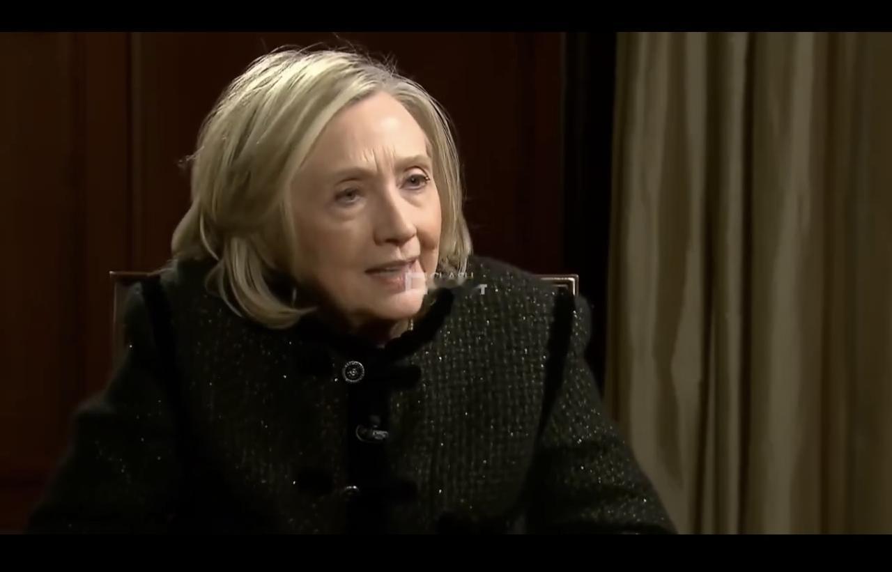 美国前国务卿希拉里接受采访时谈到特朗普：

“当他在2020年败选时，我认为那对