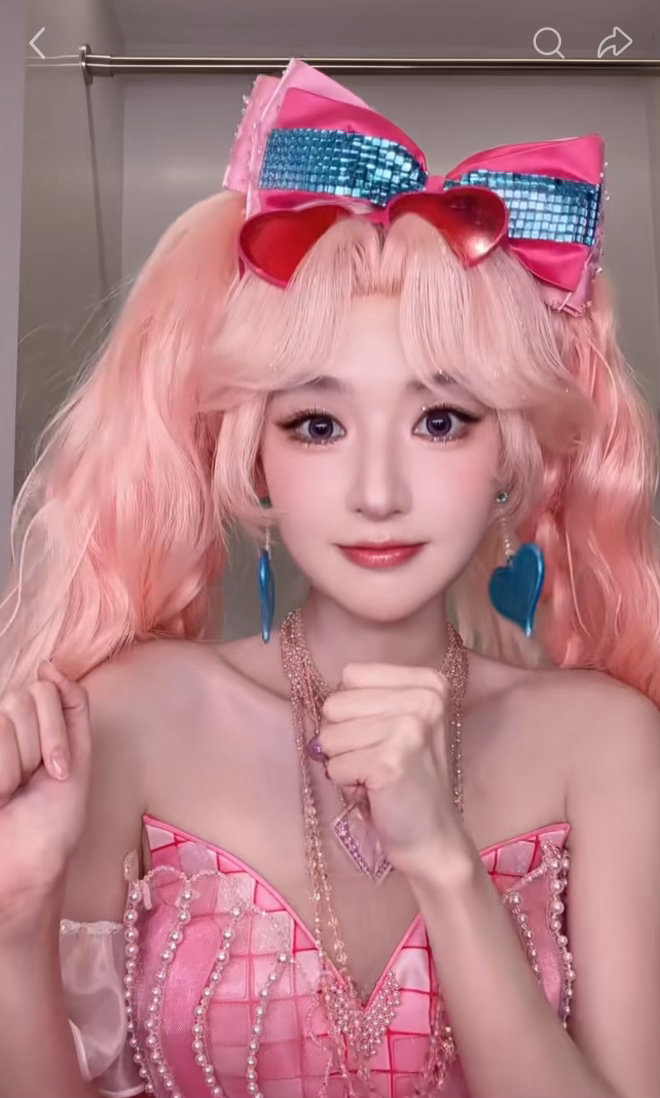 王玉雯樱桃泡泡美成建模了王玉雯真人bjd娃娃细节满满的樱桃泡泡造型！王玉雯粉色双