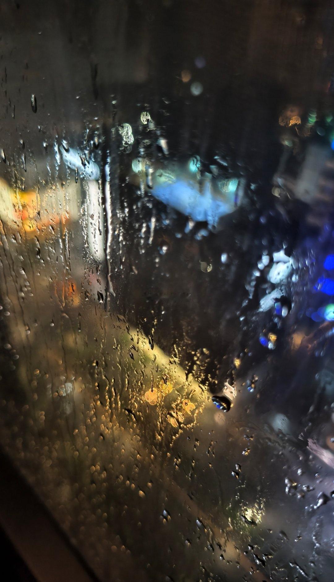 居然打雷下雨了，真是稀罕 ​​​