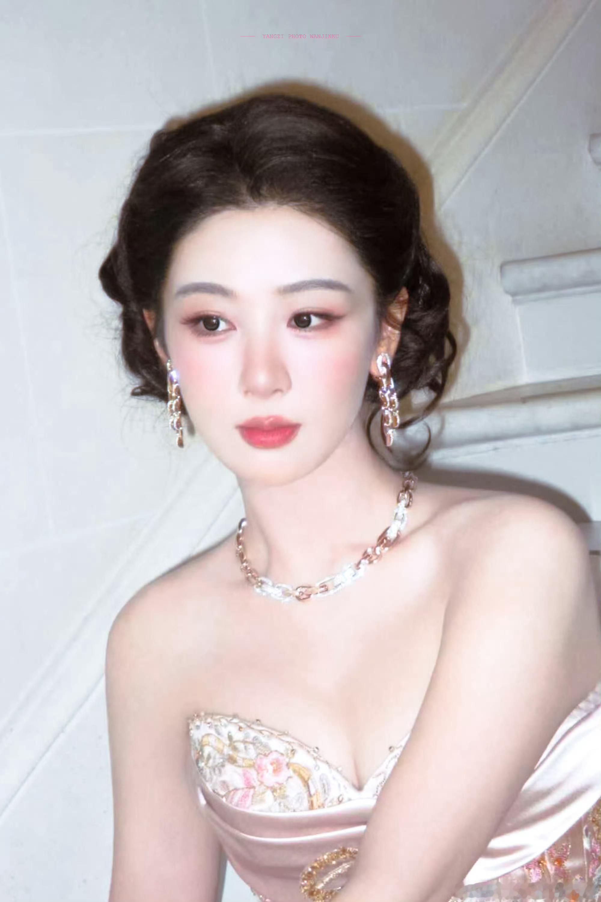 杨紫yz杨紫家业yz杨紫李祯我的心跳是蝴蝶振翅的频率，只有你能听见那场关于春天的