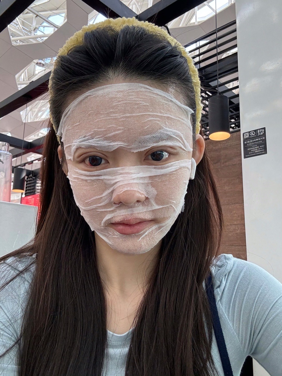 双眼皮右边👉眼尾好像不是太均匀 