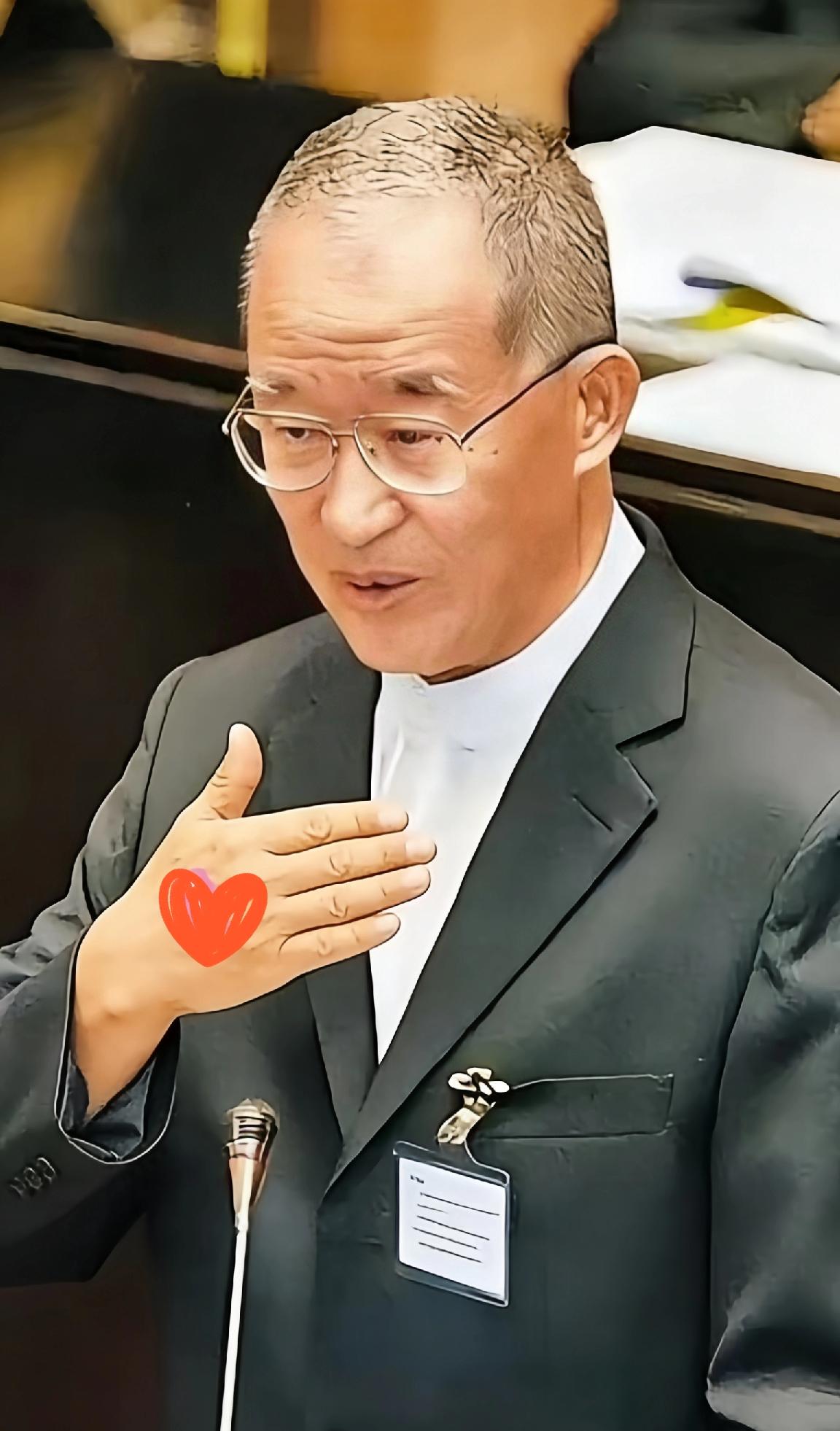 新党创始人王建煊一段话在两岸舆论场炸锅。他说得非常直白：两岸统一只有两条路。如果