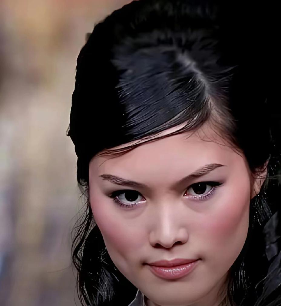 何穗以前和现在差别太大了。