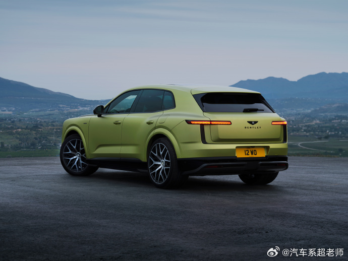 宾利发布了一台奥迪换壳SUV，就600km的续航据说要卖200万。同价位的华为小
