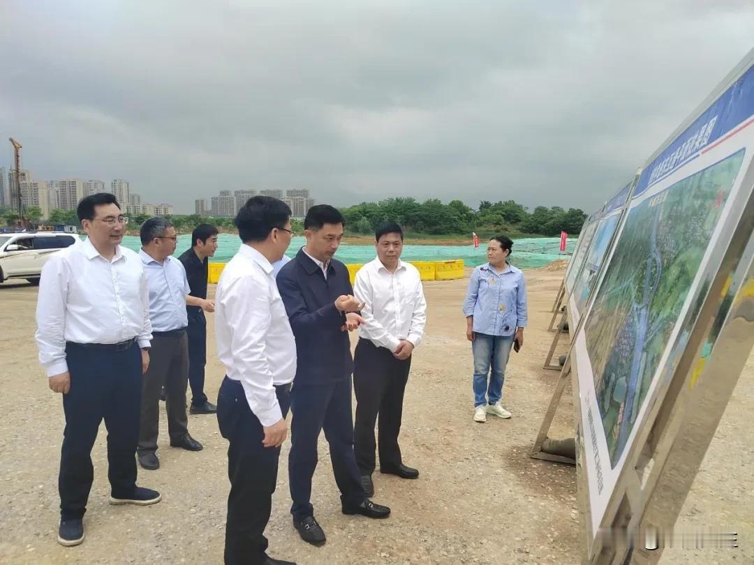孝感互通即将开通

4月28日，湖北省交通运输厅厅长钟芝清赴京港澳高速公路改扩建