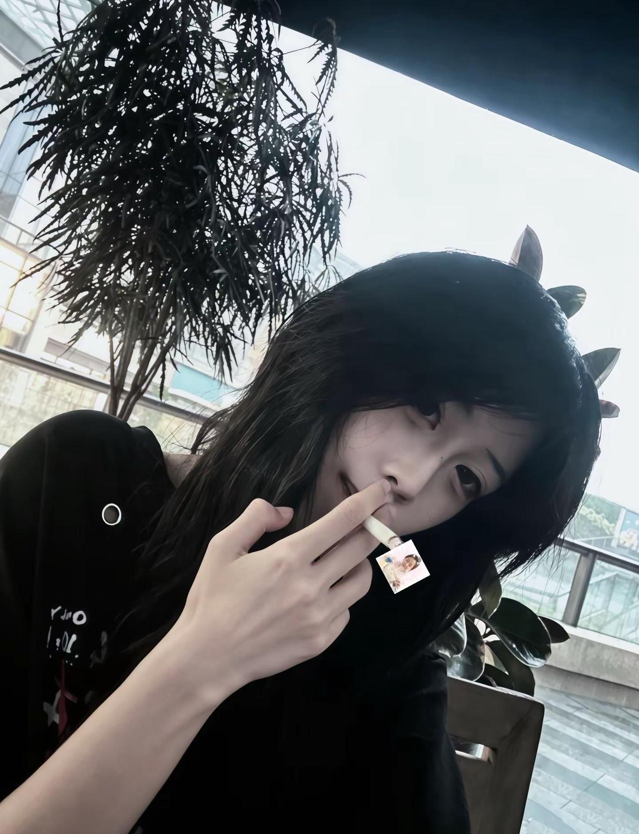 广州天气你就这样欺负我吧 wlw 小石榴 高冷气质头像 忧郁