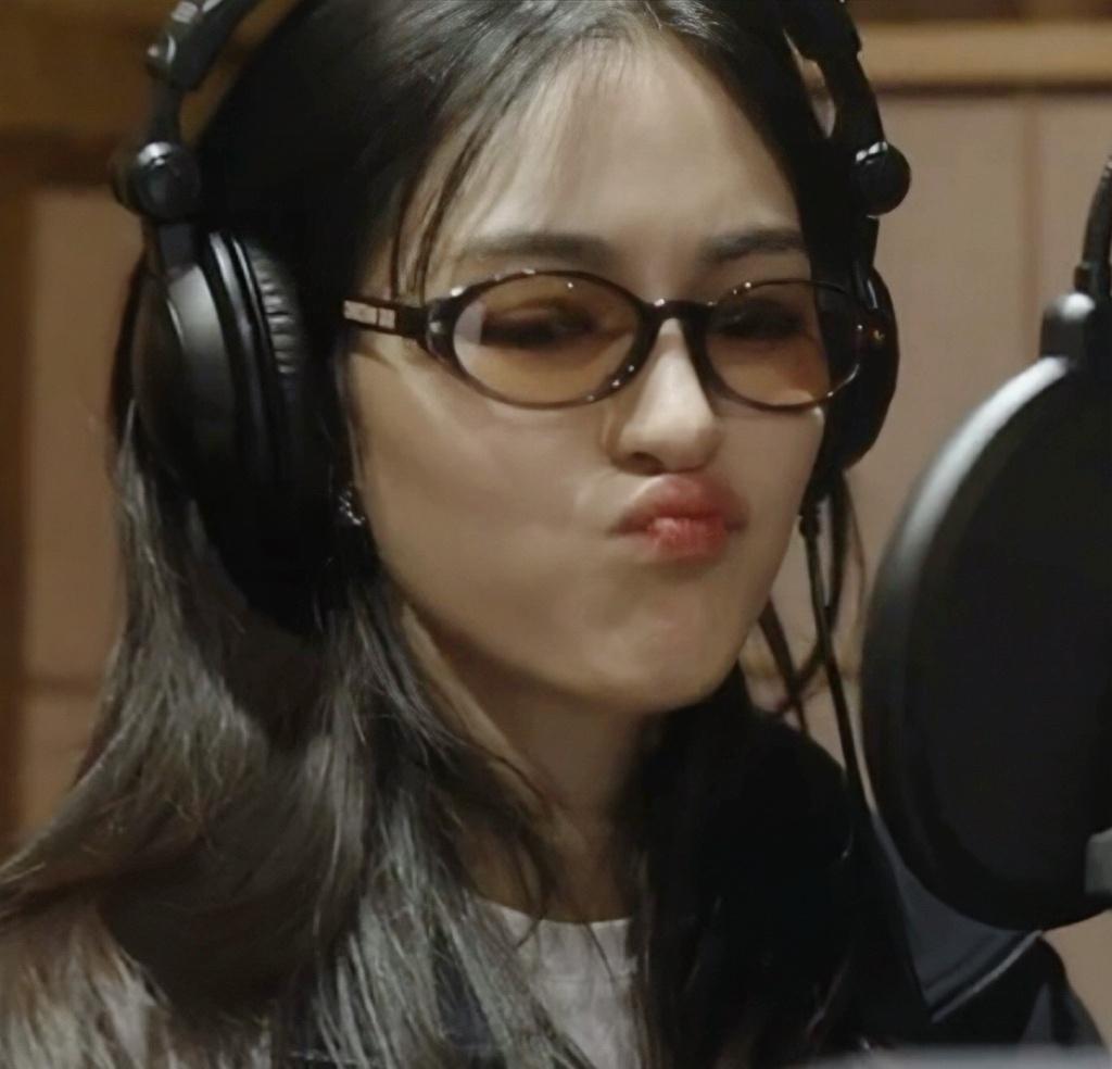 抓住猪猪🐷

邝玲玲神颜｜邝玲玲壁纸｜邝玲玲宣律实最佳演员第一
邝玲玲表情包｜