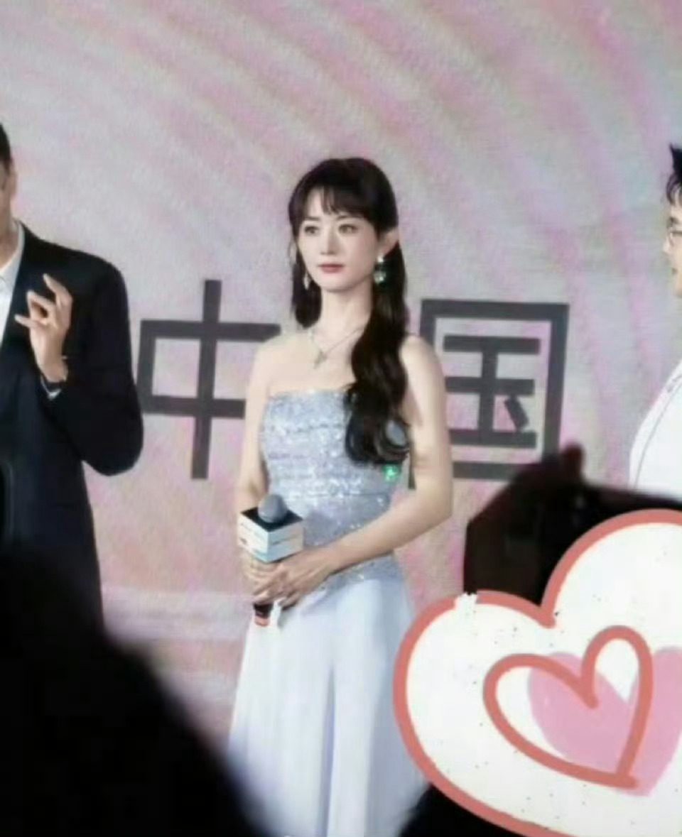 杨幂 赵丽颖 唐嫣三位85花今日线下活动状态 