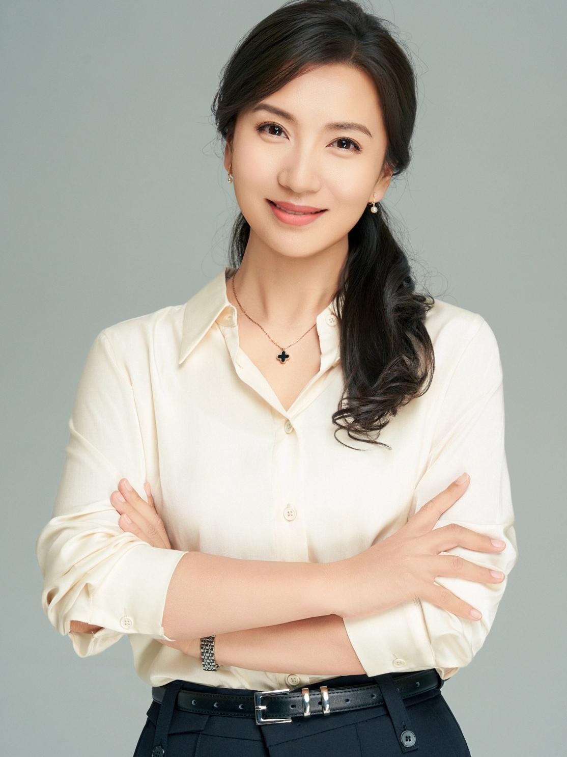 “万人迷”陈好，活得通透，成为人生赢家

近日，陈好因身材小腹凸起，疑似怀4胎上