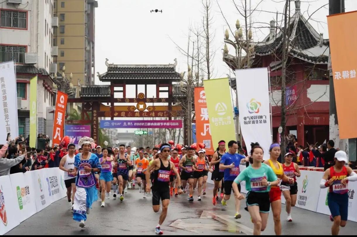 跑马圈罕见一幕！首次有马拉松因报名人数不够直接官宣延期！
 
原定于5月2日的贵