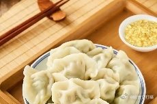 凤凰新闻【当前15438桌在等位！冬至夜北京一饺子馆火爆惊呆网友：非吃不可吗？】
