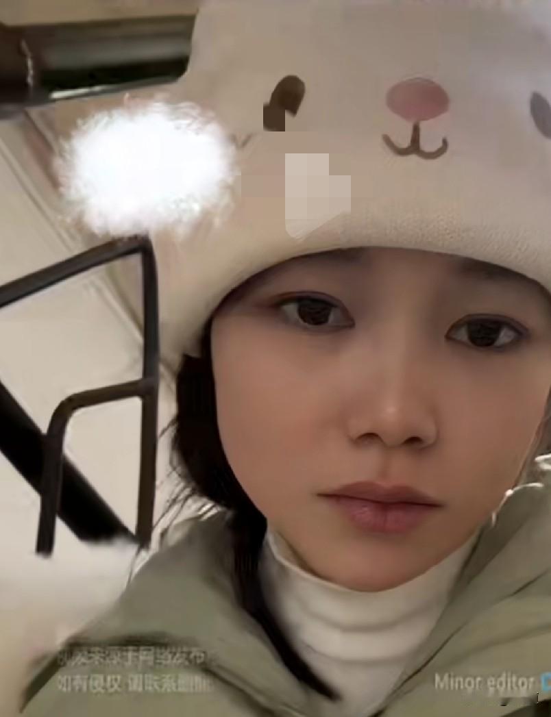 女子坐月子二十天，丈夫一直未回家。被拍到与一女人滑雪后，丈夫解释说那是他朋友的女