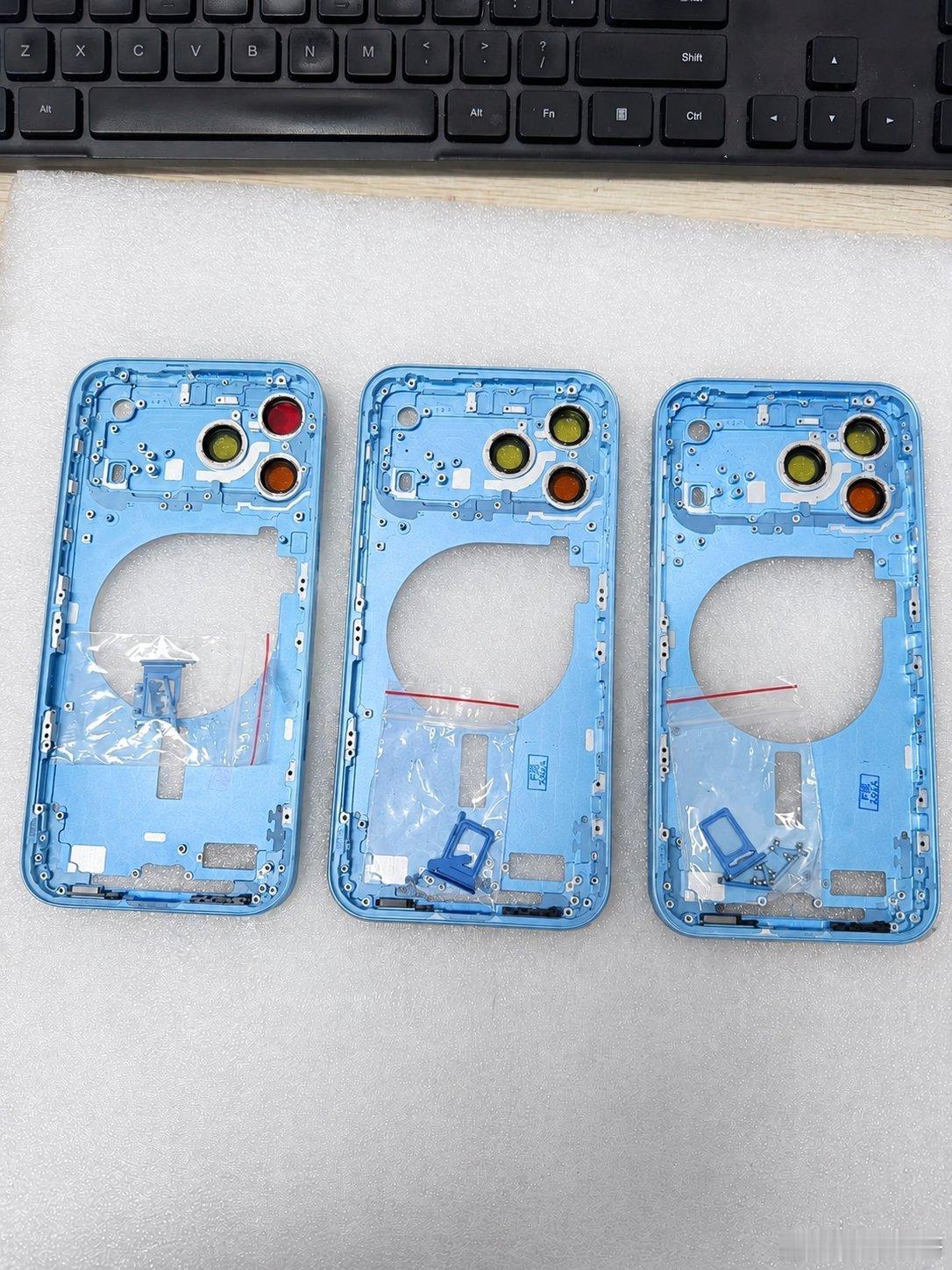 疑似iPhone 18 Pro黑色、天蓝色和深樱桃色中框注意：具体以实物为准