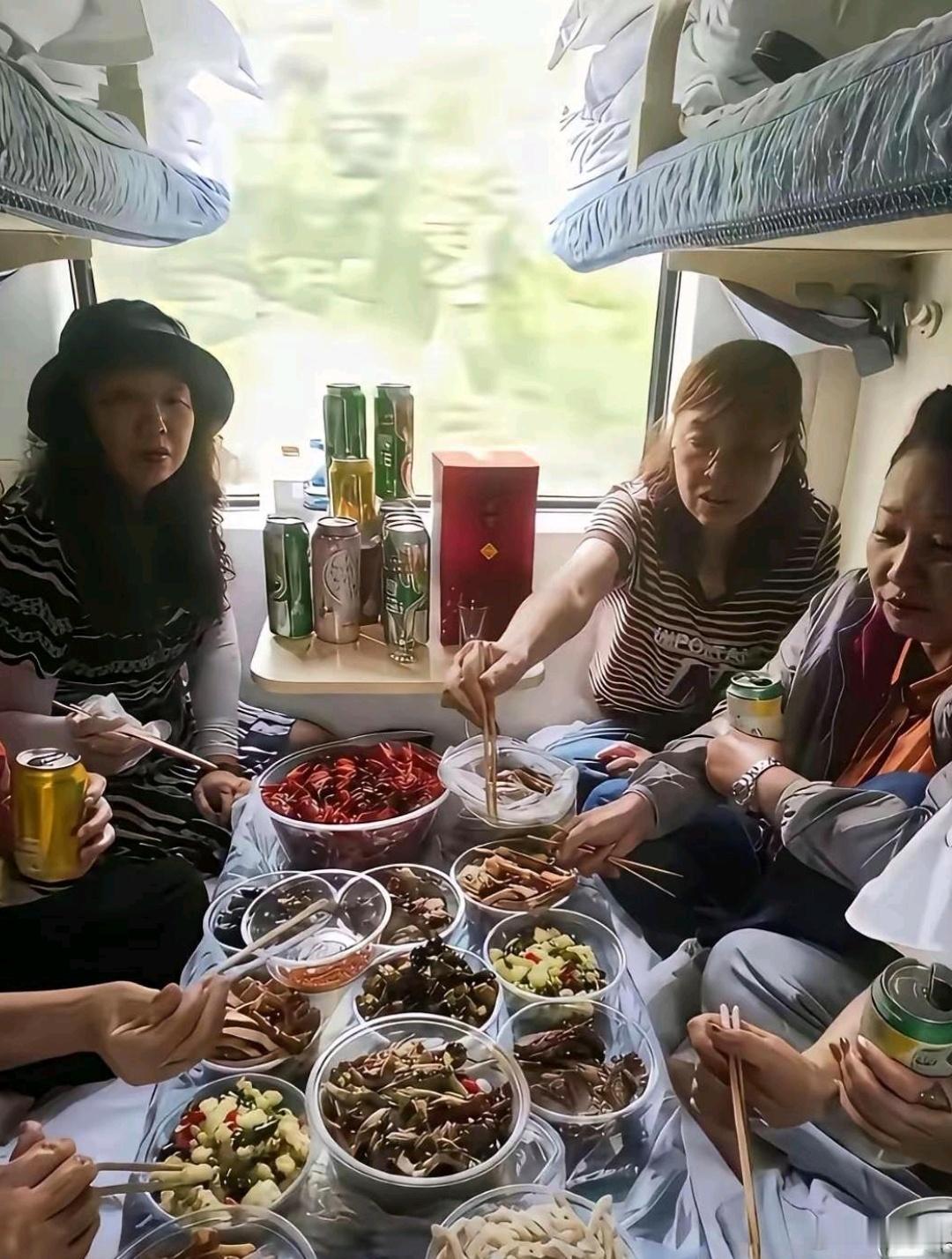 在火车上这样吃对别人真的好吗 ​​​