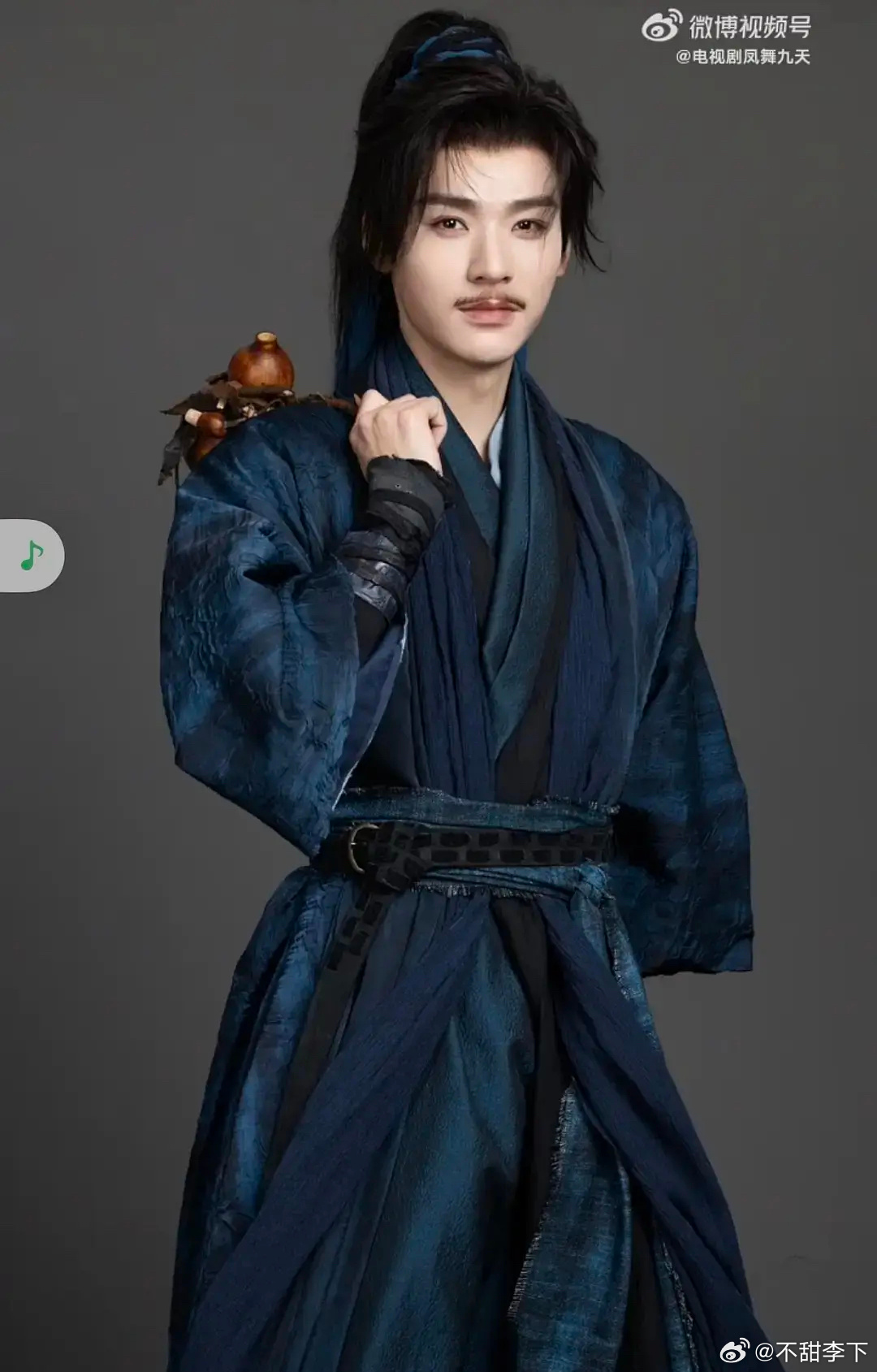 这俩胡子能缓解俊俊说话时难看的嘴形吗 