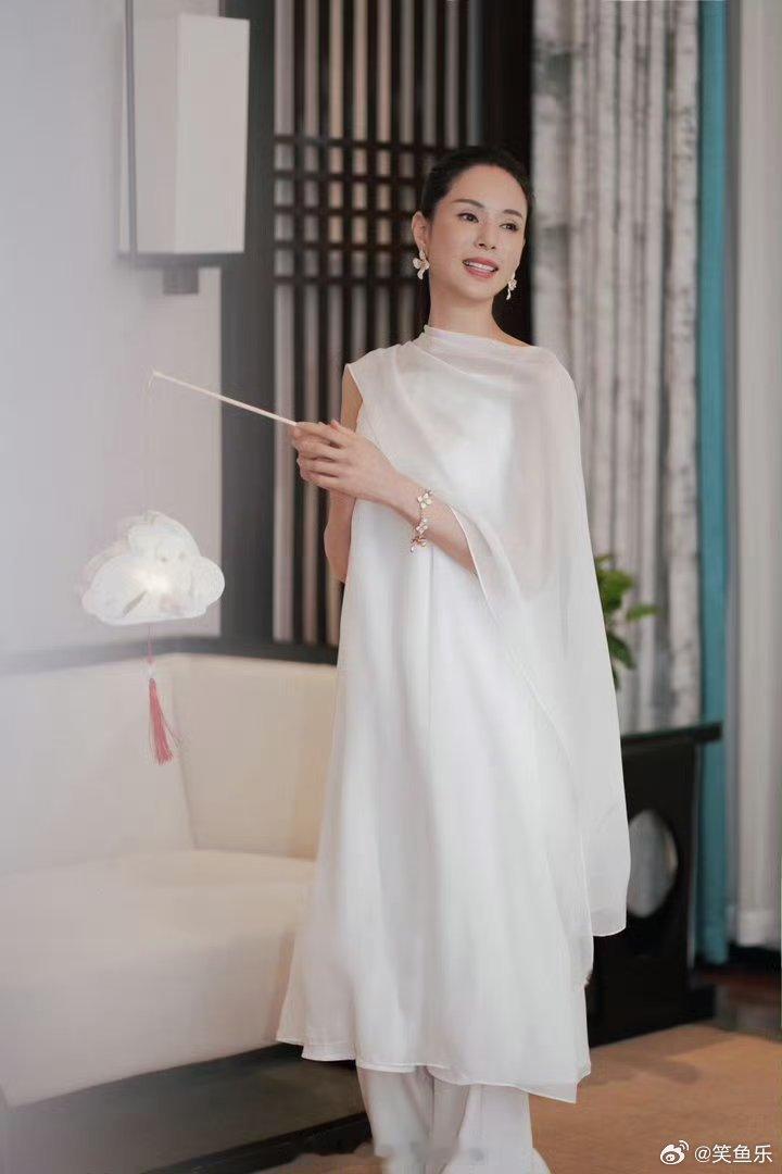 李若彤回怼演短剧是下沉抛开固有刻板印象短剧如今制作水准不断提升难怪李若彤拍戏时频