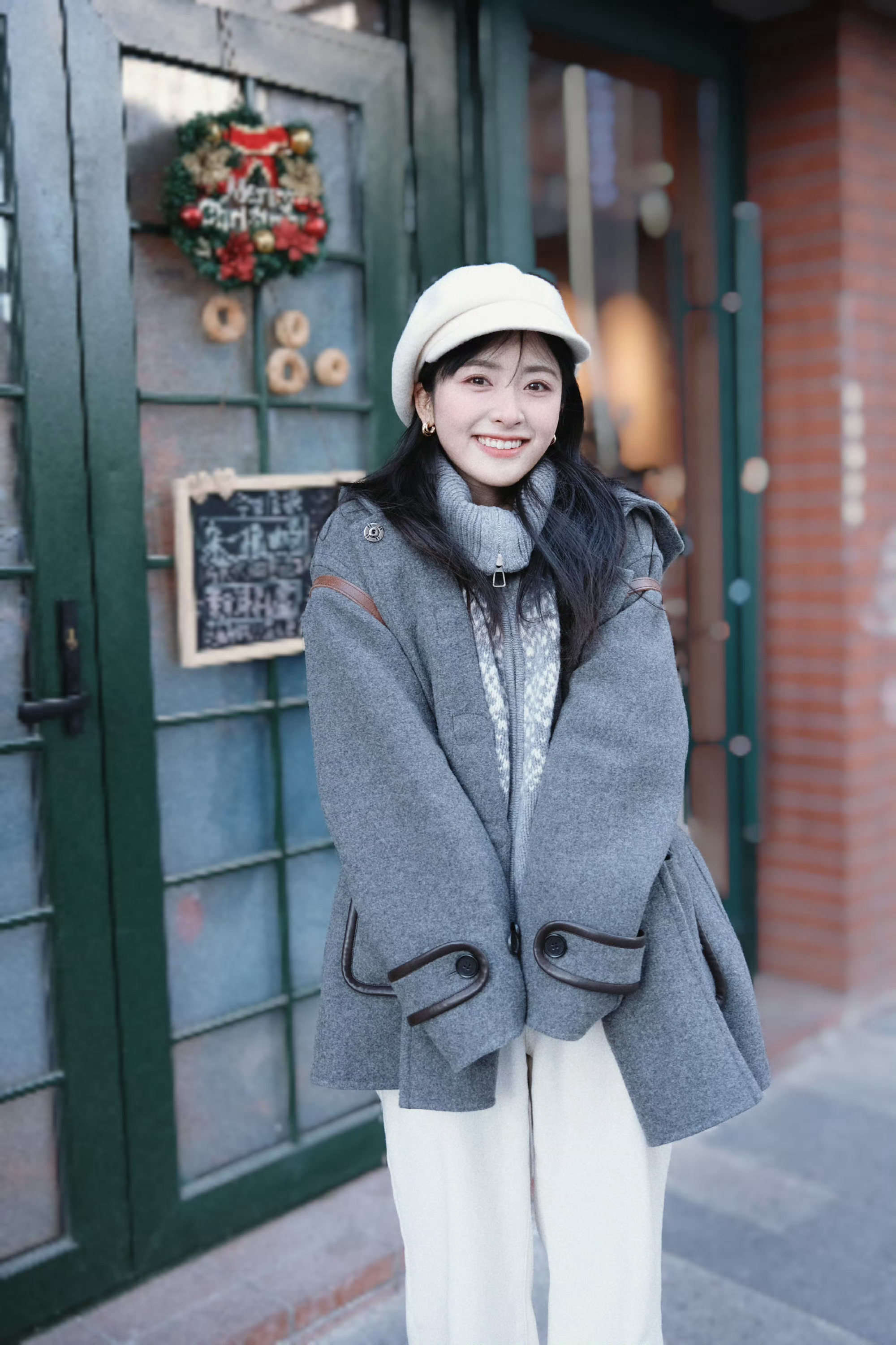 #沈月杏仁奶茶妆##沈月贝雷帽学院风造型#月月的眼睛真的好漂亮啊～杏仁奶茶妆甜而